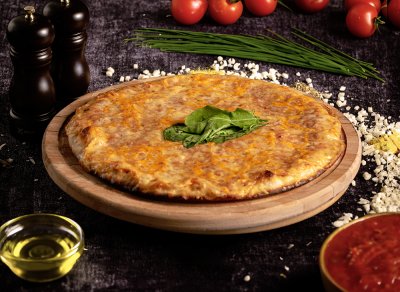 3 Peynirli Pizza